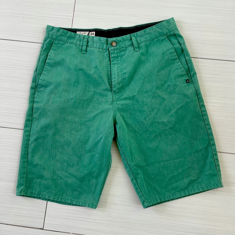 Men’s Shorts size 34 VOLCOM Brand